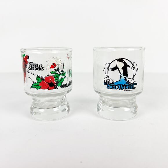 Vintage 90's Cypress Gardens and Sea World shot glasses pair of two - Picture 5 of 6